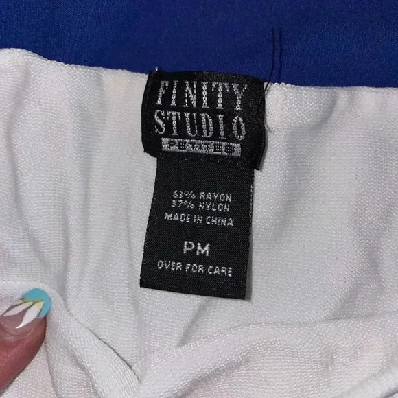 Finite studio size small petite - Picture 3 of 3